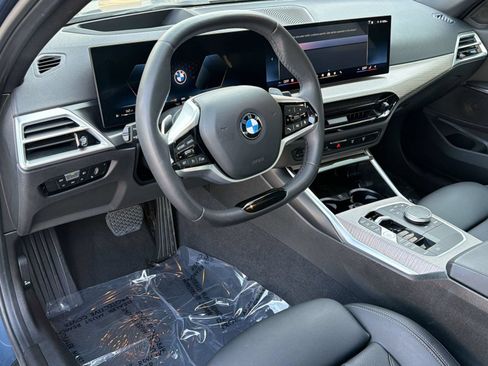 Used 2025 BMW 330i Sedan RWD image 4