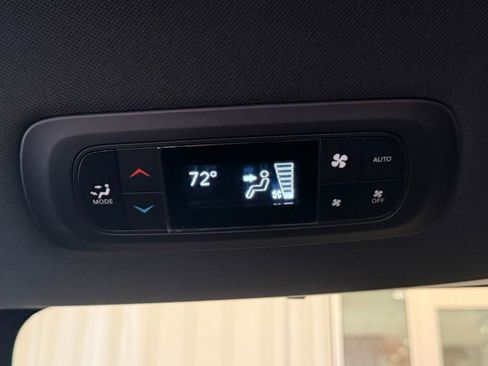 New 2026 Chrysler Pacifica Select FWD image 13