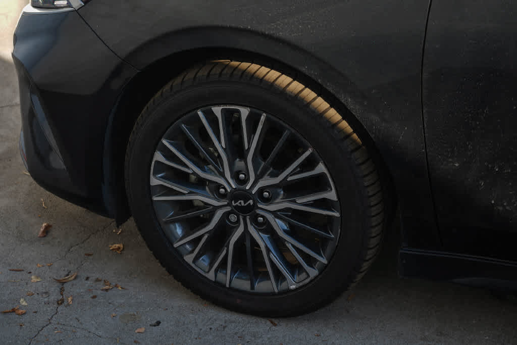 Used 2024 Kia Forte GT-Line w/ GT-Line Premium Package FWD image 9