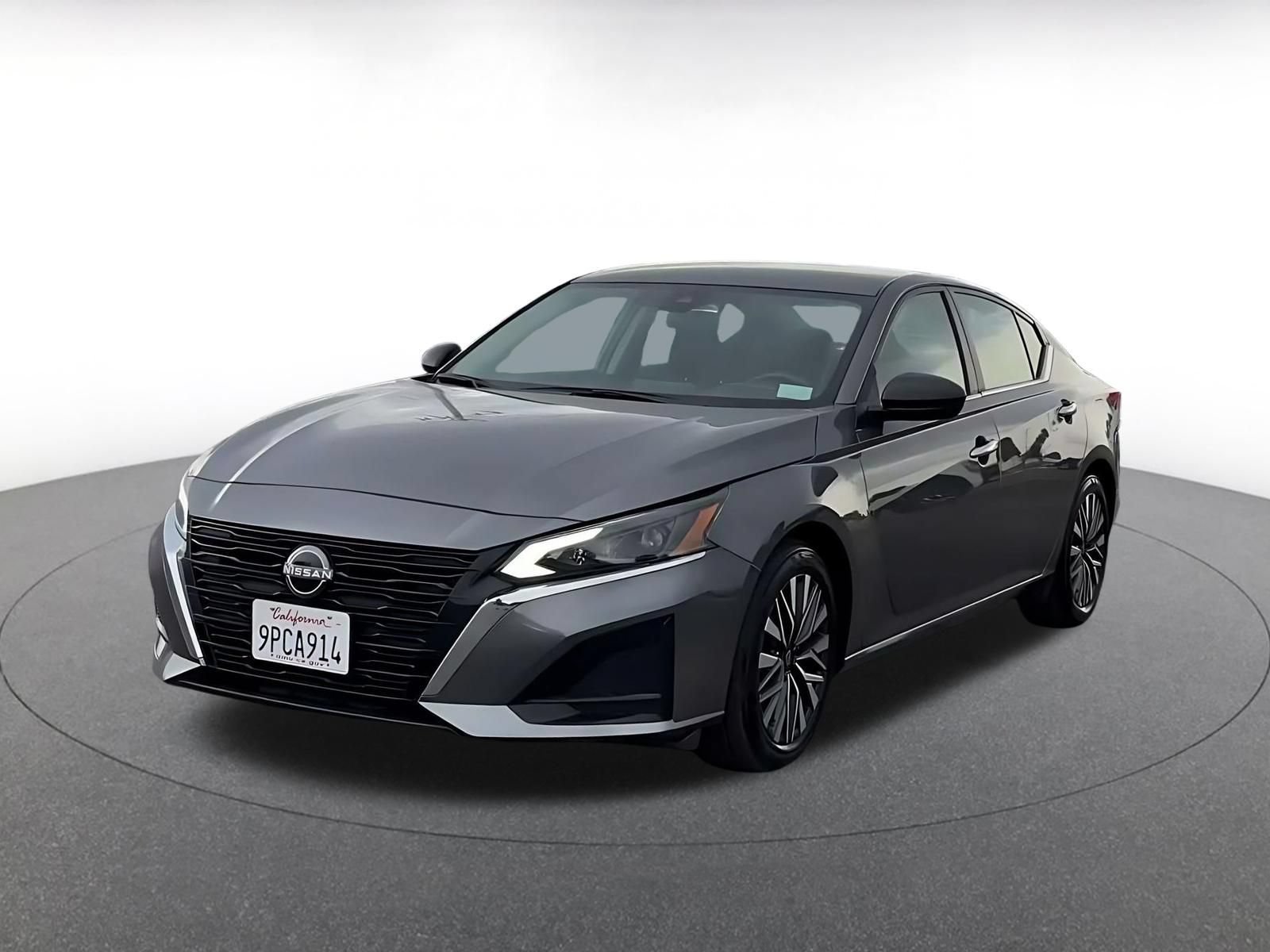 Used 2025 Nissan Altima 2.5 SV FWD image 6