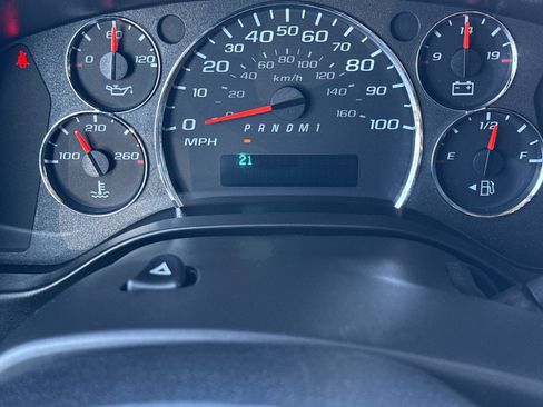 Used 2024 GMC Savana 2500 w/ Driver Convenience Package image 20