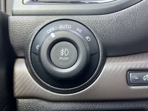 Used 2022 Nissan Titan PRO-4X w/ Pro-4x Convenience Package image 12