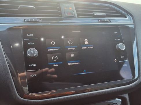 Used 2023 Volkswagen Tiguan SE R-Line image 68