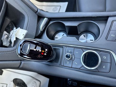 Used 2024 Cadillac XT6 Luxury image 23