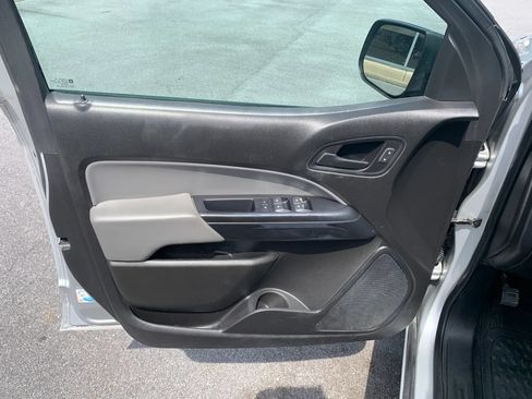 Used 2018 Chevrolet Colorado W/T w/ WT Convenience Package AWD/4WD image 8