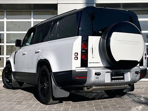 Used 2024 Land Rover Defender 130 S image 12