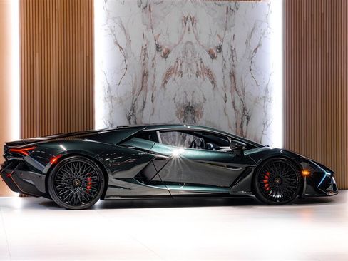 Used 2024 Lamborghini Revuelto AWD/4WD image 6