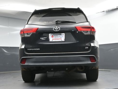 Used 2018 Toyota Highlander SE FWD image 28
