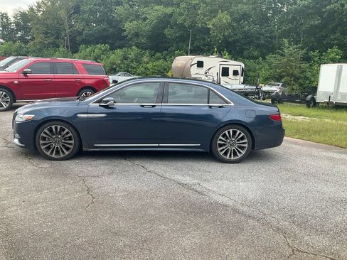 Used 2017 Lincoln Continental Reserve FWD image 8