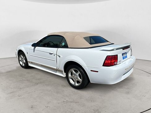 Used 2003 Ford Mustang Convertible RWD image 4