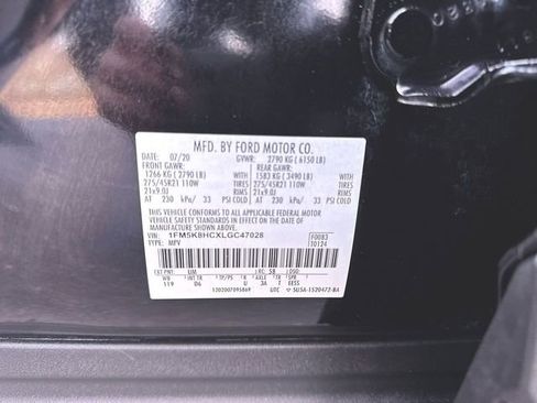 Used 2020 Ford Explorer Platinum w/ Premium Technology Package image 34