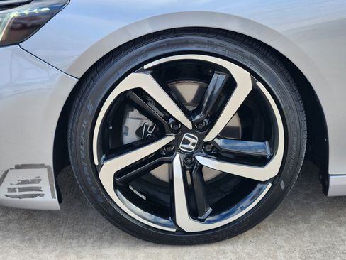 Used 2019 Honda Accord Sport image 10