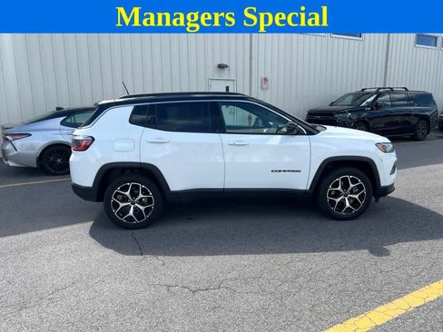 Used 2025 Jeep Compass Limited AWD/4WD image 6