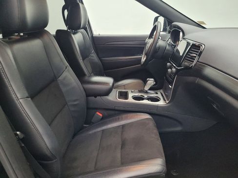 Used 2019 Jeep Grand Cherokee Altitude image 21