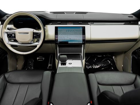 Used 2024 Land Rover Range Rover SE AWD/4WD image 4