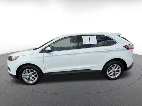 Used 2024 Ford Edge SEL image 9
