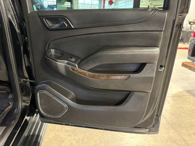 Used 2016 Chevrolet Suburban LT w/ Luxury Package AWD/4WD image 15