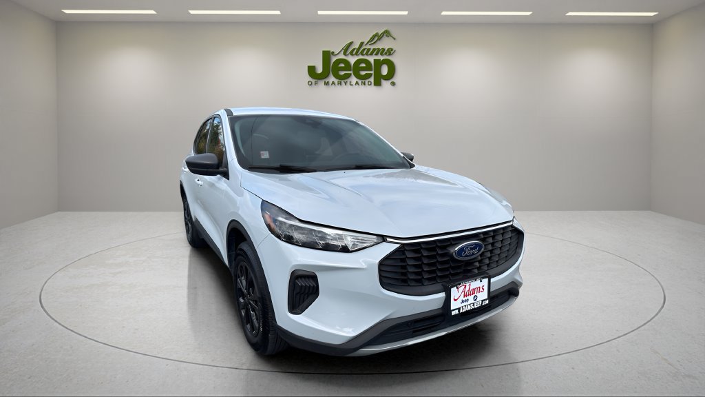 Used 2025 Ford Escape Active AWD/4WD image 3