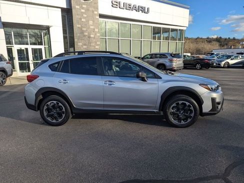 Used 2023 Subaru Crosstrek 2.0i image 2