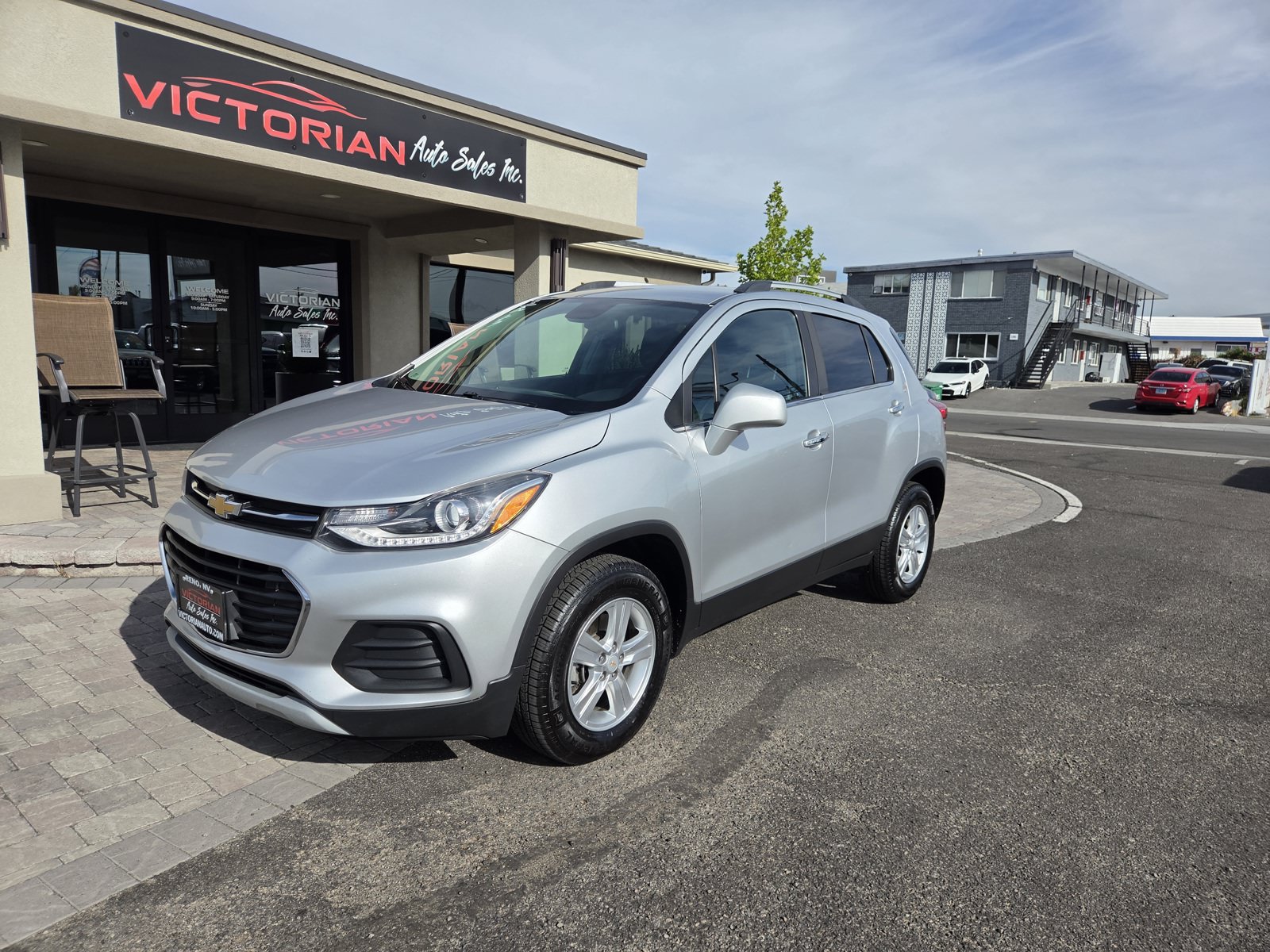 Used 2018 Chevrolet Trax LT w/ LT Convenience Package AWD/4WD image 2