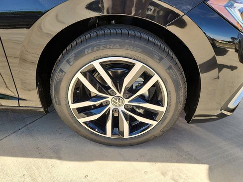 New 2026 Volkswagen Jetta SE FWD image 9