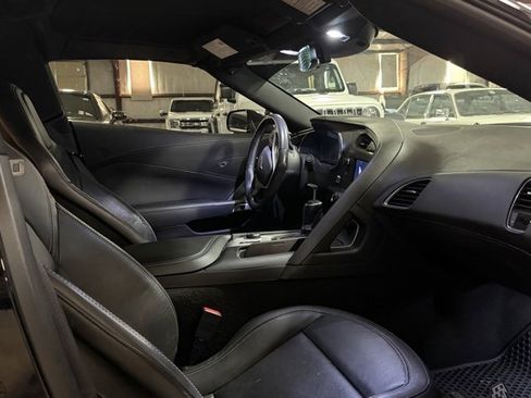 Used 2019 Chevrolet Corvette Stingray Coupe w/ 1LT image 9