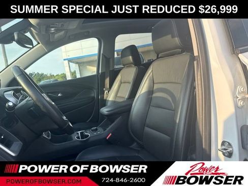 Used 2024 GMC Terrain SLT w/ Infotainment Package II AWD/4WD image 2