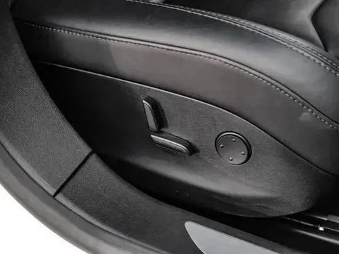 Used 2018 Tesla Model S 75D image 37