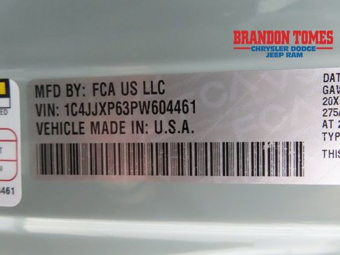 Used 2023 Jeep Wrangler Unlimited Sahara w/ Cold Weather Group AWD/4WD image 27