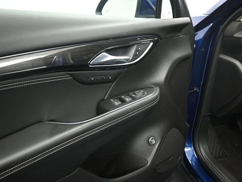Used 2023 Buick Envision Essence FWD image 8