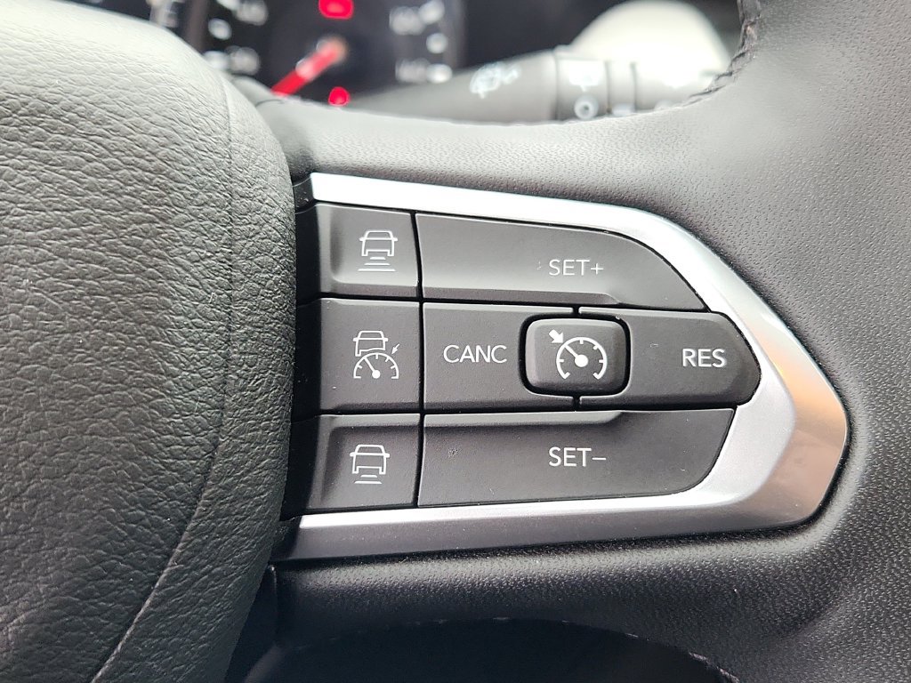 Certified 2025 Jeep Compass Limited AWD/4WD image 18