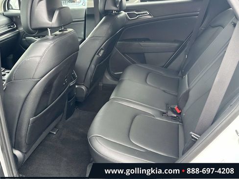 Certified 2024 Kia Sportage EX FWD image 9