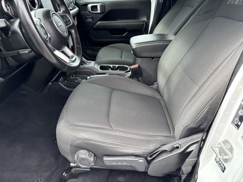 Used 2021 Jeep Gladiator Overland image 10