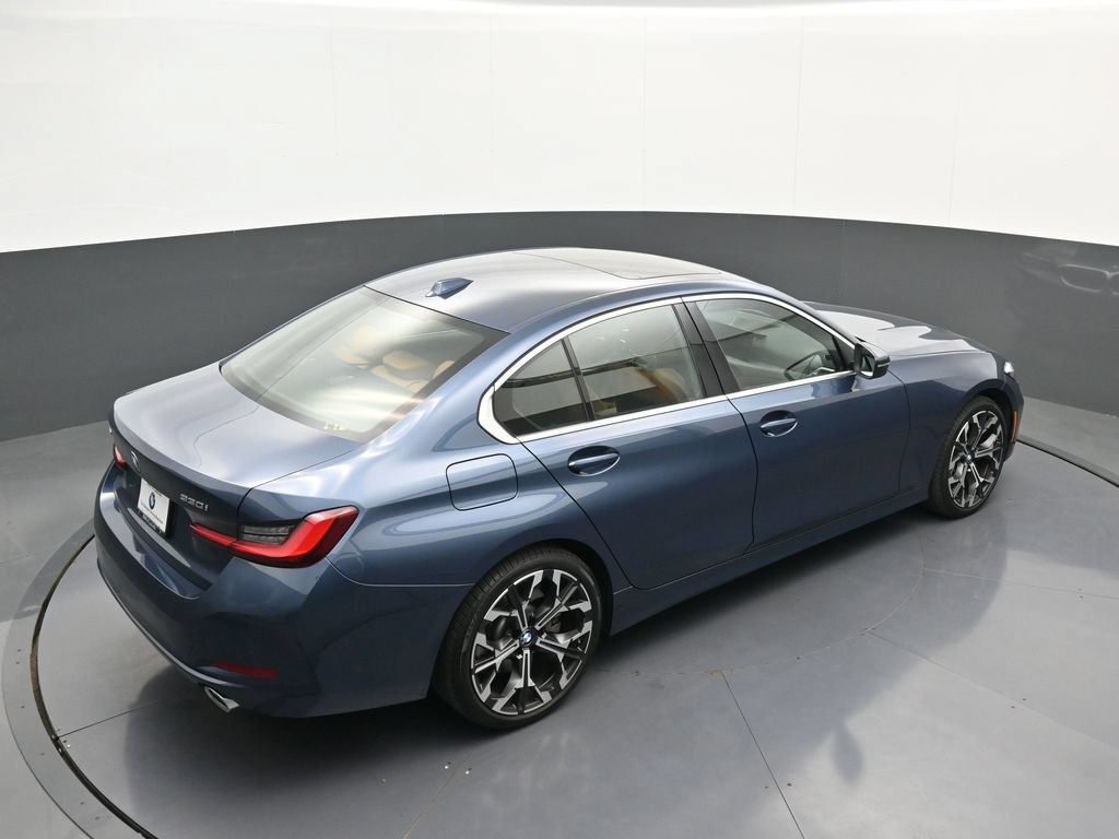 Used 2026 BMW 330i xDrive Sedan AWD/4WD image 35