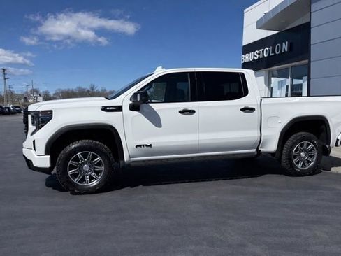 Used 2024 GMC Sierra 1500 AT4 w/ Technology Package AWD/4WD image 5