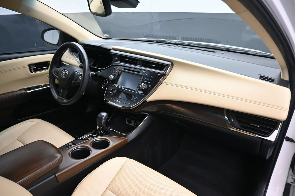 Used 2016 Toyota Avalon Limited w/ Toyota Safety Sense Package FWD image 46