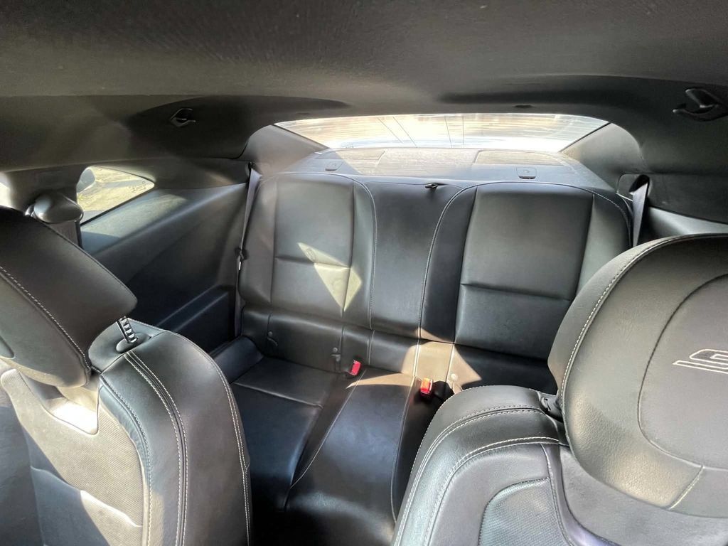 Used 2015 Chevrolet Camaro SS RWD image 14