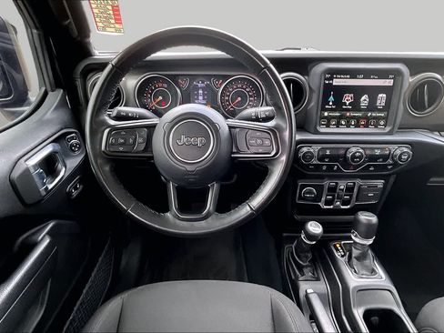 Used 2022 Jeep Gladiator Sport AWD/4WD image 6