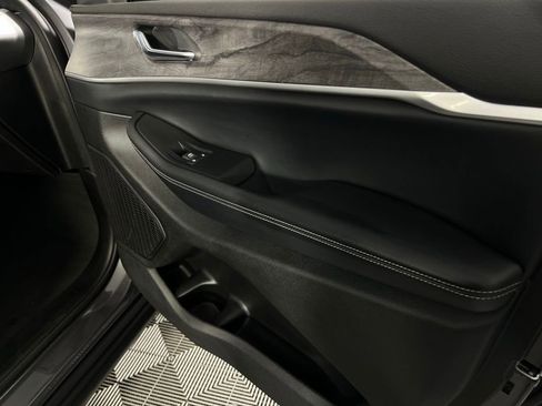 Used 2024 Jeep Grand Cherokee L Limited w/ Luxury Tech Group II image 36