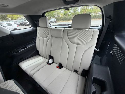 Used 2023 Hyundai Palisade Calligraphy w/ Cargo Package FWD image 5