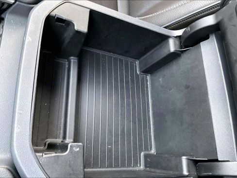 Used 2024 GMC Yukon XL Denali image 38