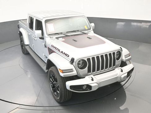 Used 2022 Jeep Gladiator Overland image 58