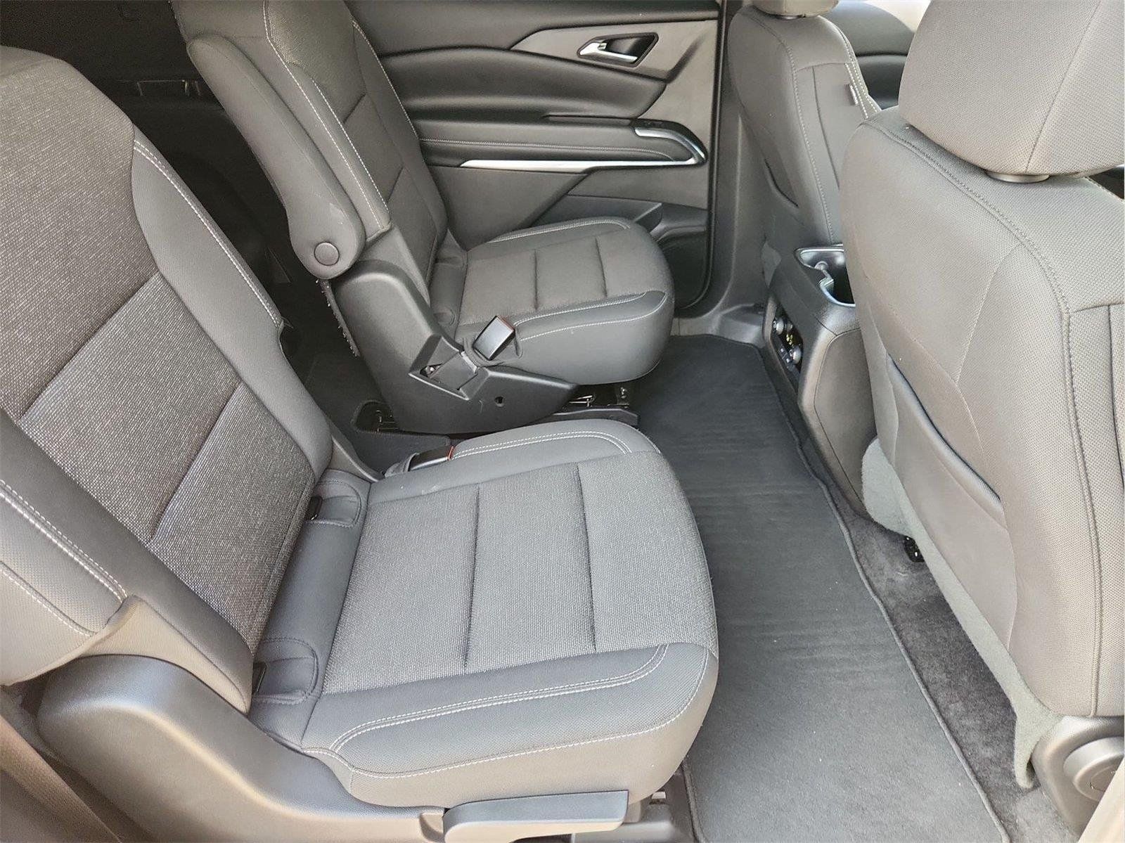 Certified 2025 Chevrolet Traverse LT FWD image 26