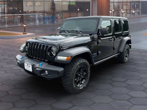Used 2023 Jeep Wrangler Unlimited w/ Cold Weather Group AWD/4WD image 6