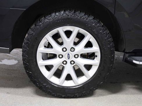 Used 2020 Ford Expedition Max XLT w/ Equipment Group 202A image 34