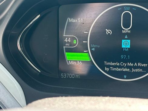 Used 2020 Chevrolet Bolt Premier w/ Infotainment Package FWD image 15