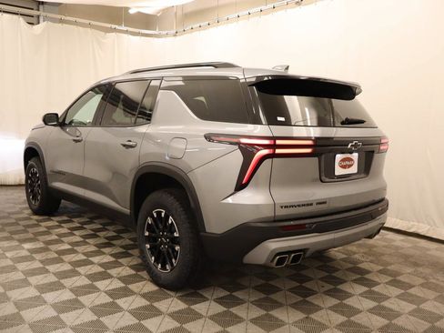 Used 2025 Chevrolet Traverse Z71 AWD/4WD image 3