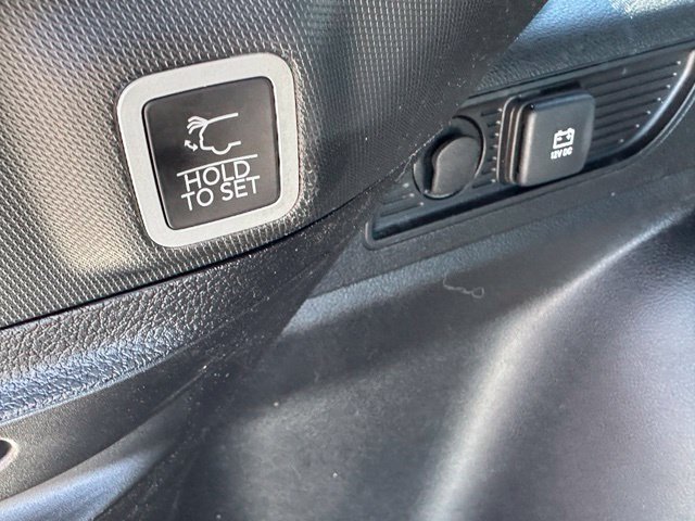 Used 2024 Jeep Grand Cherokee Altitude AWD/4WD image 10