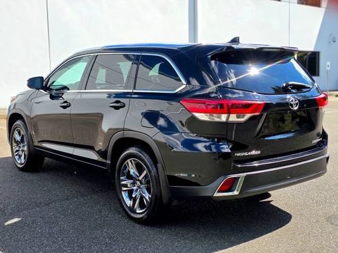 Used 2019 Toyota Highlander Limited Platinum AWD/4WD image 5