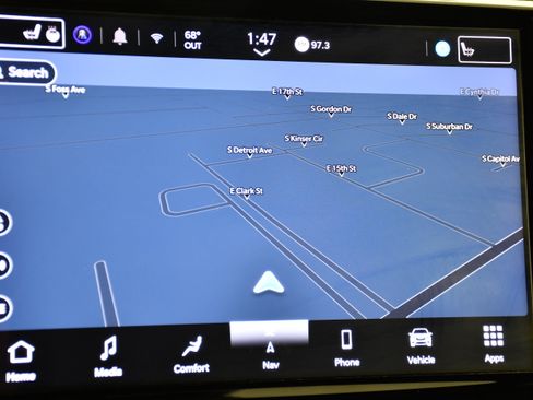 Used 2025 Chrysler Pacifica Limited FWD image 27